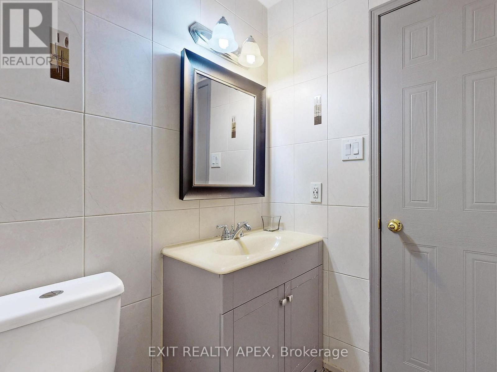 5552 Cortina Crescent, Mississauga, ON - Indoor Photo Showing Bathroom