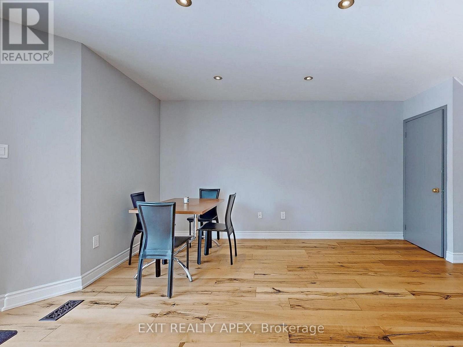 5552 Cortina Crescent, Mississauga, ON - Indoor