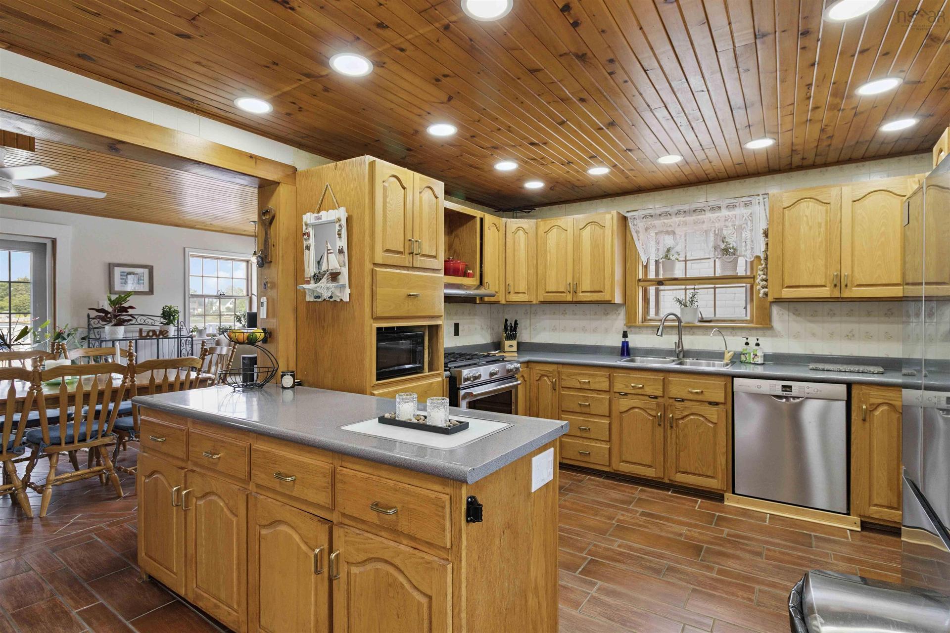 46 Roxbury Road, Port Medway, NS