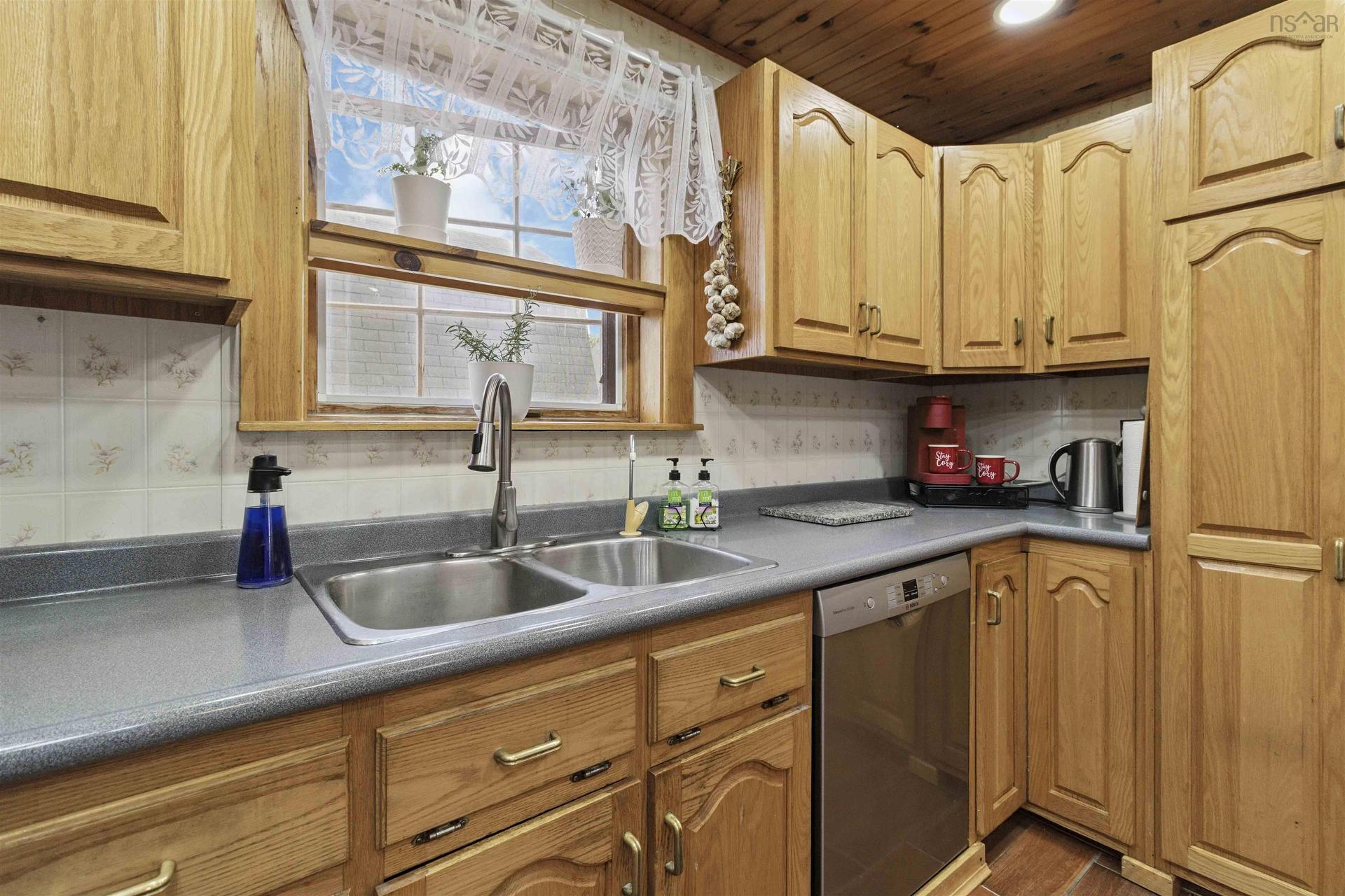 46 Roxbury Road, Port Medway, NS