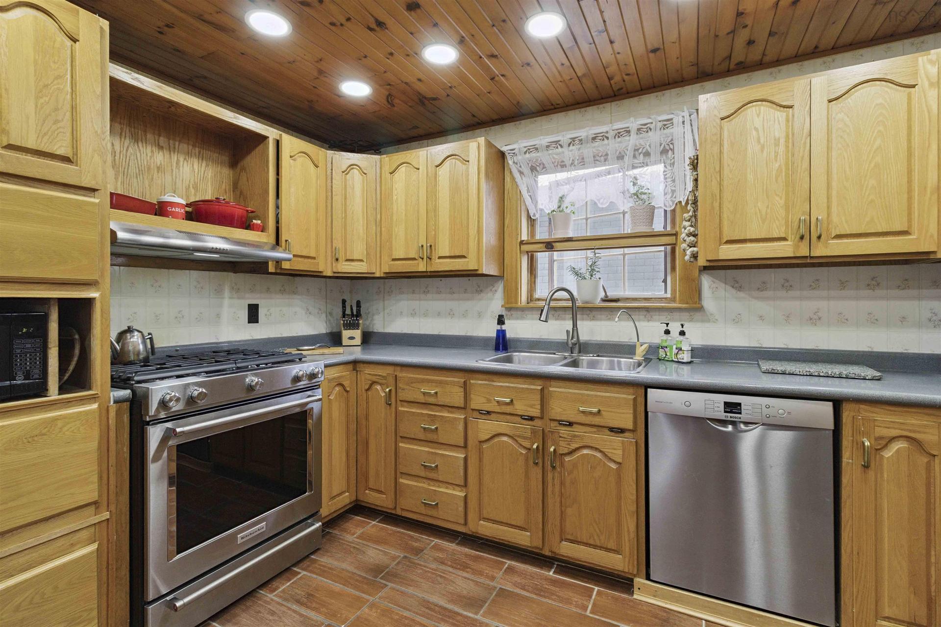 46 Roxbury Road, Port Medway, NS
