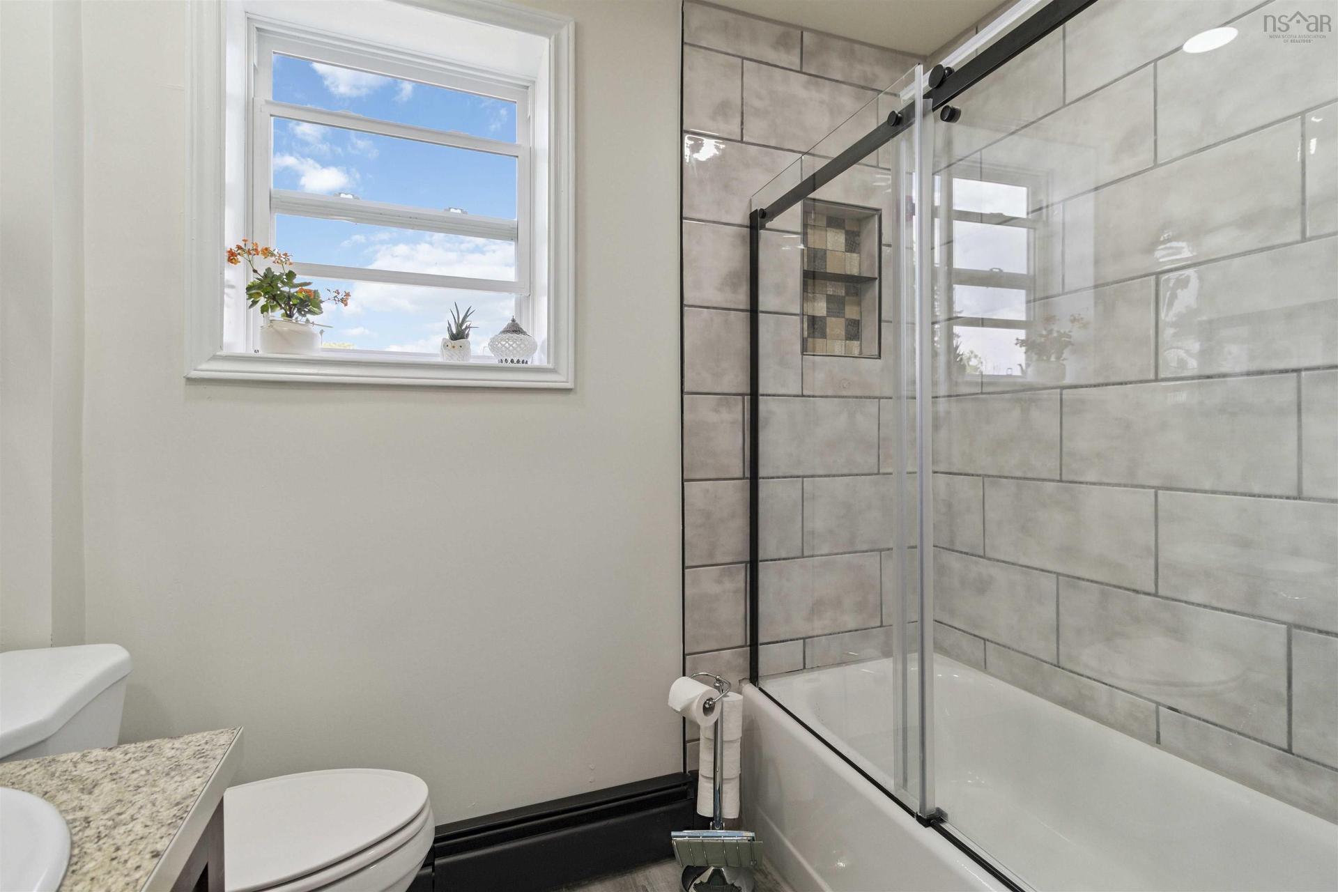 46 Roxbury Road, Port Medway, NS