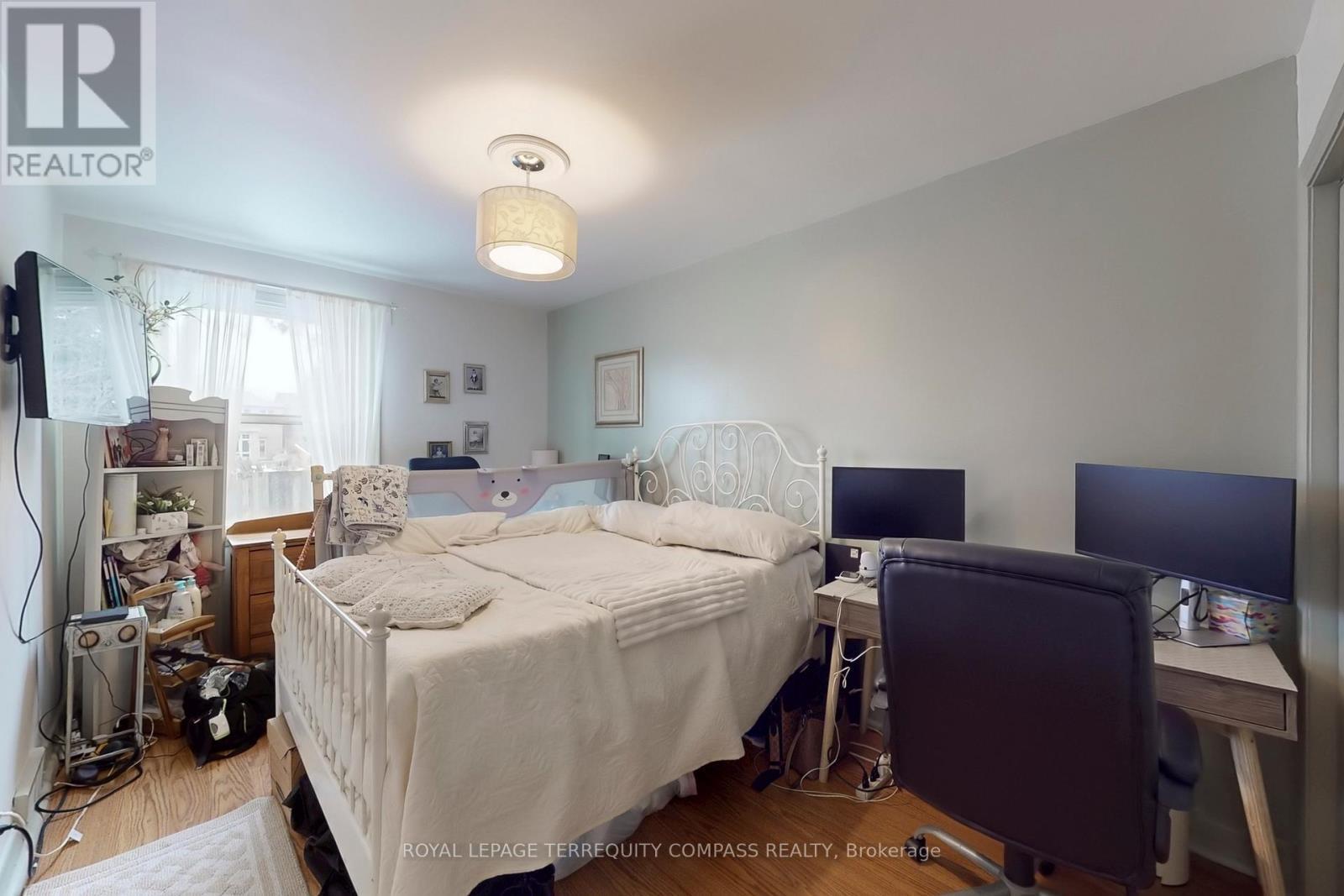 1568 Asgard Drive, Mississauga, ON - Indoor