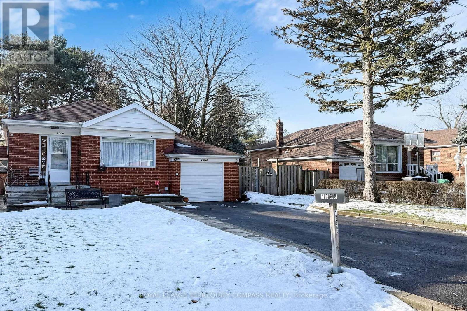 1568 Asgard Drive, Mississauga, ON - Outdoor