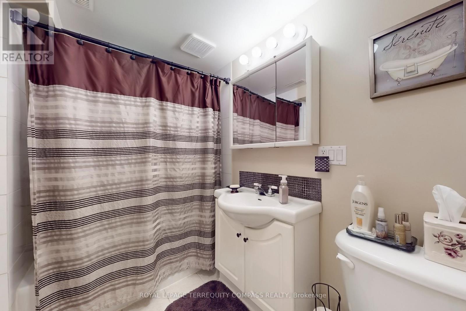 1568 Asgard Drive, Mississauga, ON - Indoor