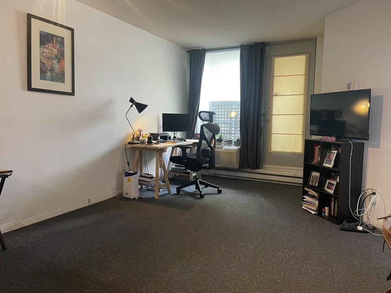 Living room - 158-98 Rue Charlotte, Montréal (Ville-Marie), QC - Indoor Photo Showing Office