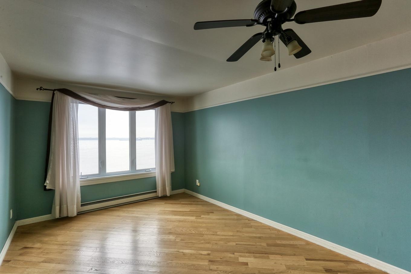 Primary bedroom - 3540 Rue Notre-Dame E., Trois-Rivières, QC - Indoor Photo Showing Other Room