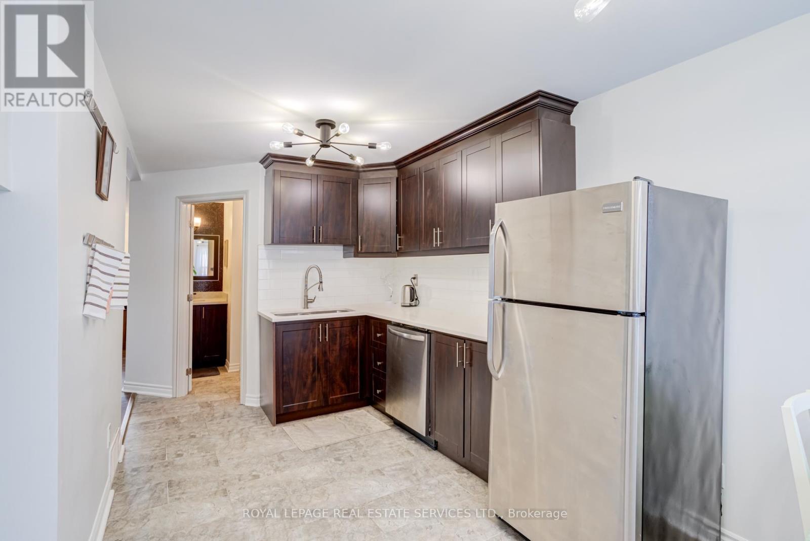 36 Harmony Avenue, Hamilton, ON - Indoor Photo Showing Kitchen