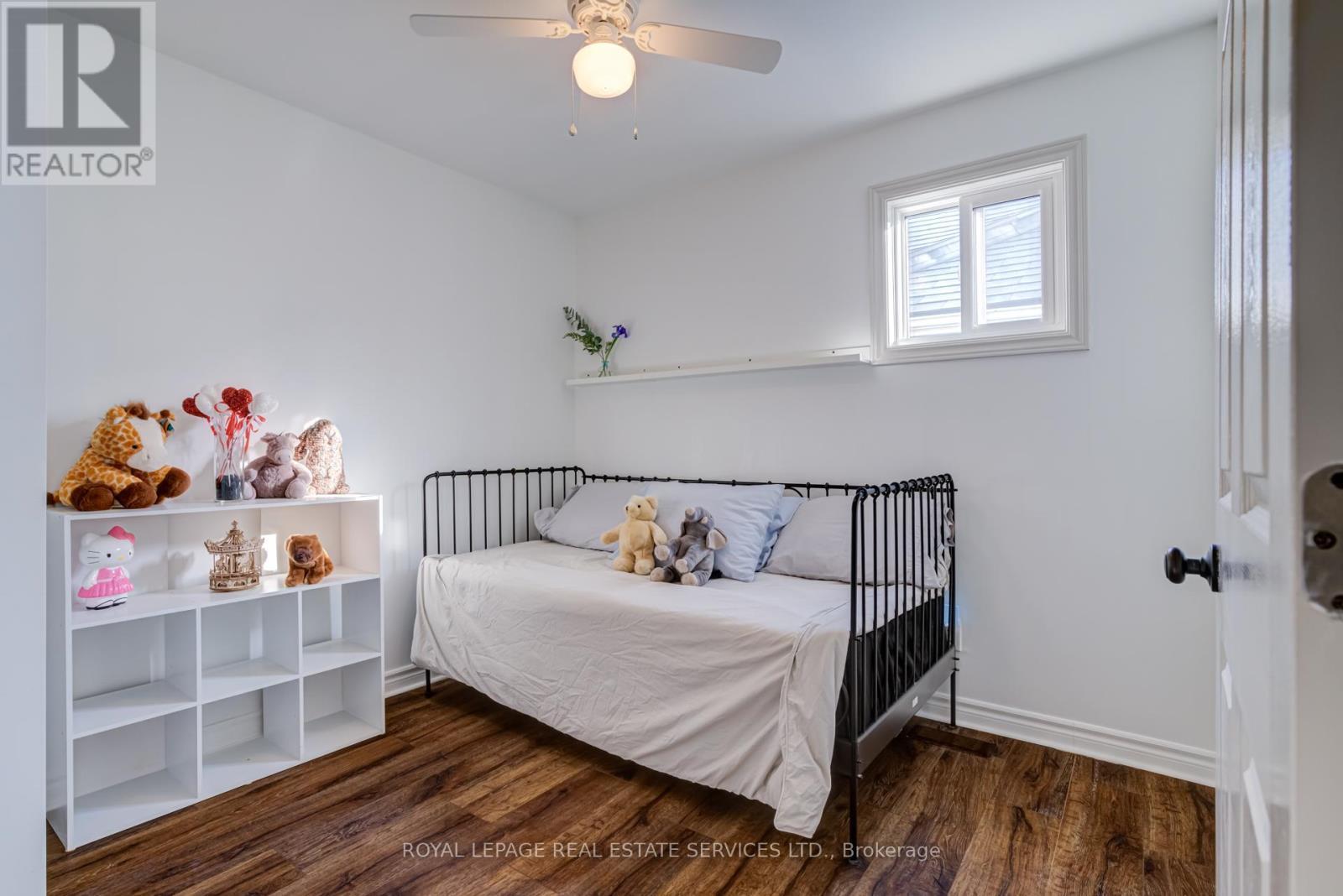 36 Harmony Avenue, Hamilton, ON - Indoor Photo Showing Bedroom