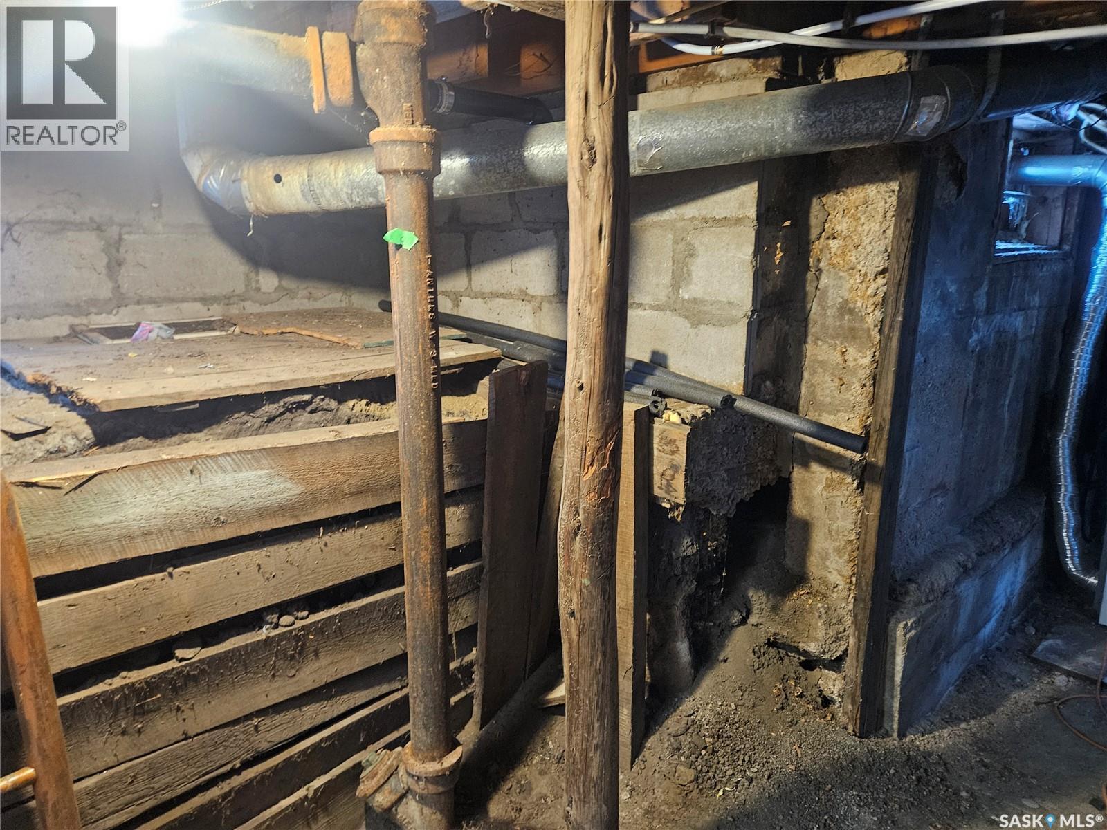 915 23Rd Street W, Saskatoon, SK - Indoor