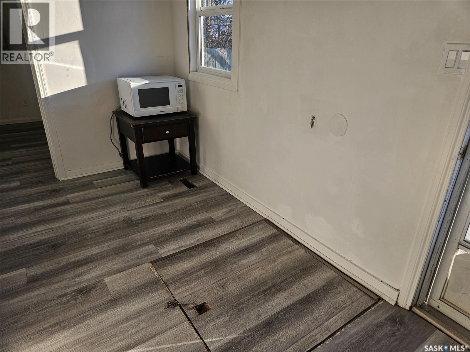 915 23Rd Street W, Saskatoon, SK - Indoor Photo Showing Other Room