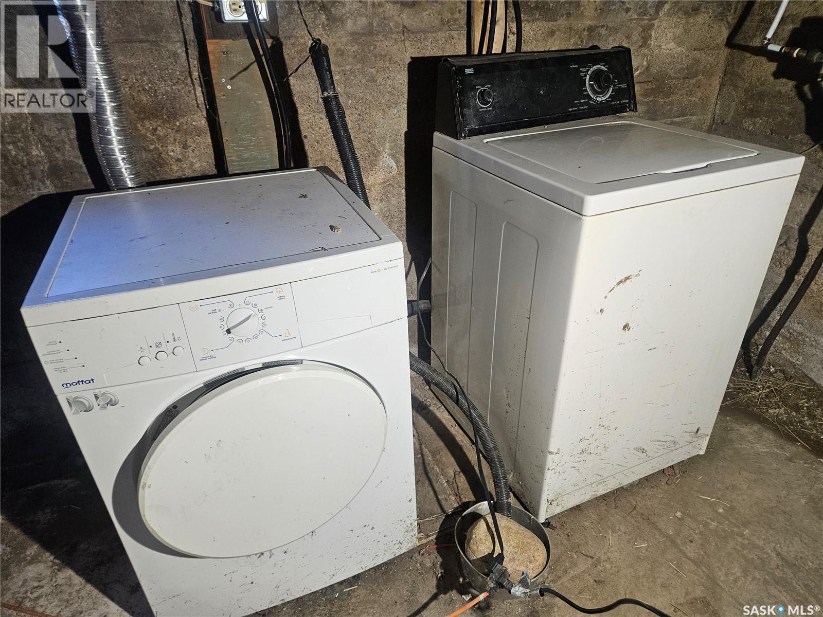 915 23Rd Street W, Saskatoon, SK - Indoor Photo Showing Laundry Room