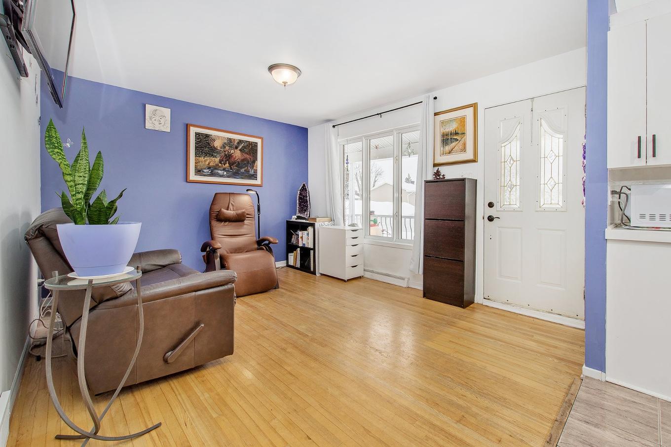 Living room - 2045 Crois. De Clemency, Laval (Vimont), QC - Indoor