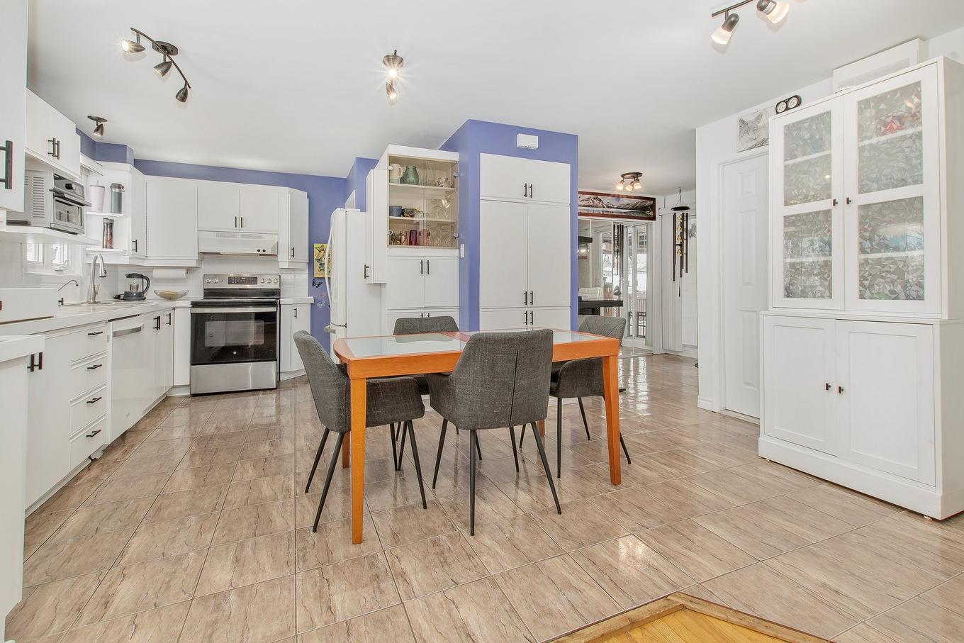 Dinette - 2045 Crois. De Clemency, Laval (Vimont), QC - Indoor