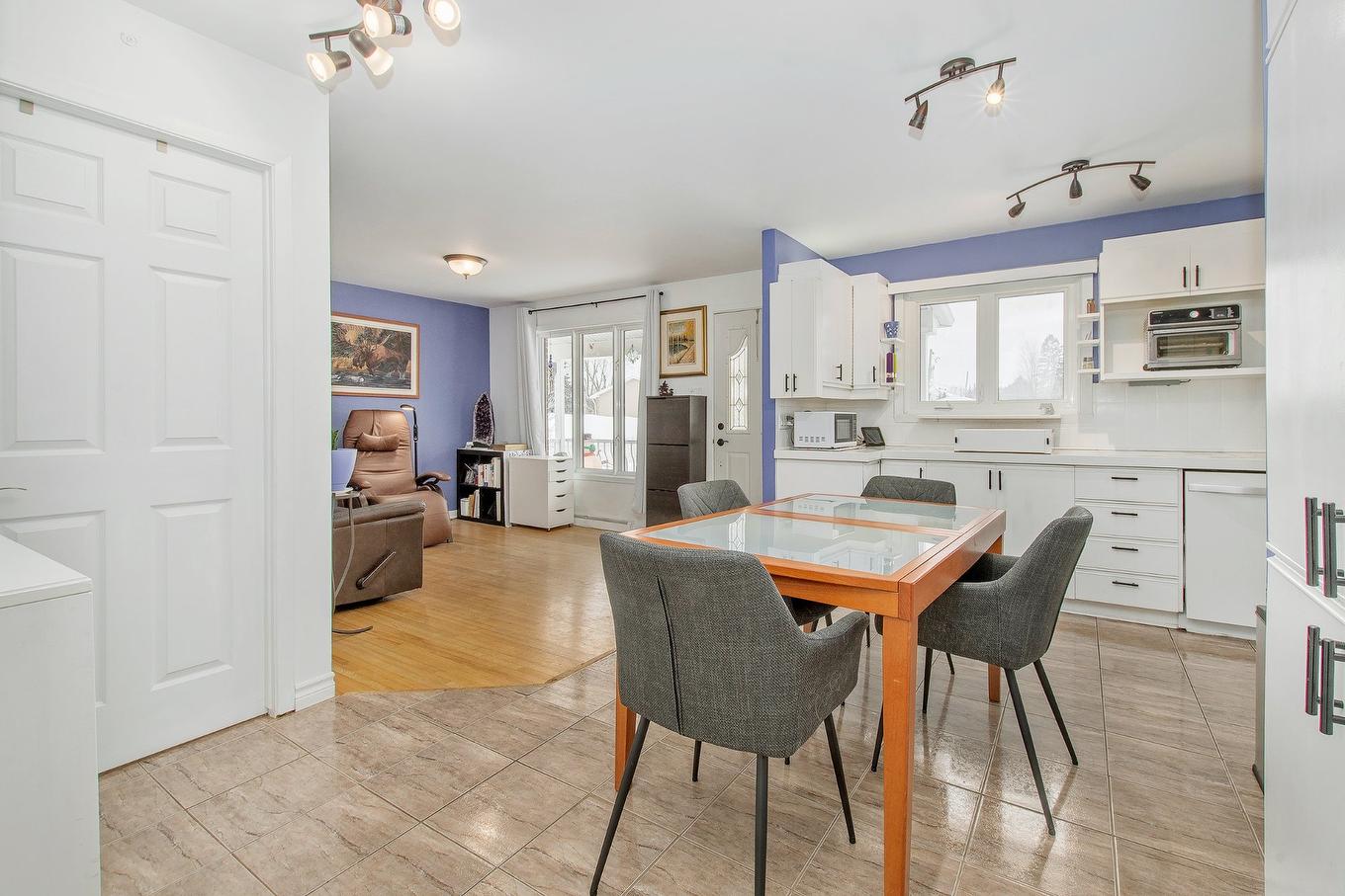 Kitchen - 2045 Crois. De Clemency, Laval (Vimont), QC - Indoor