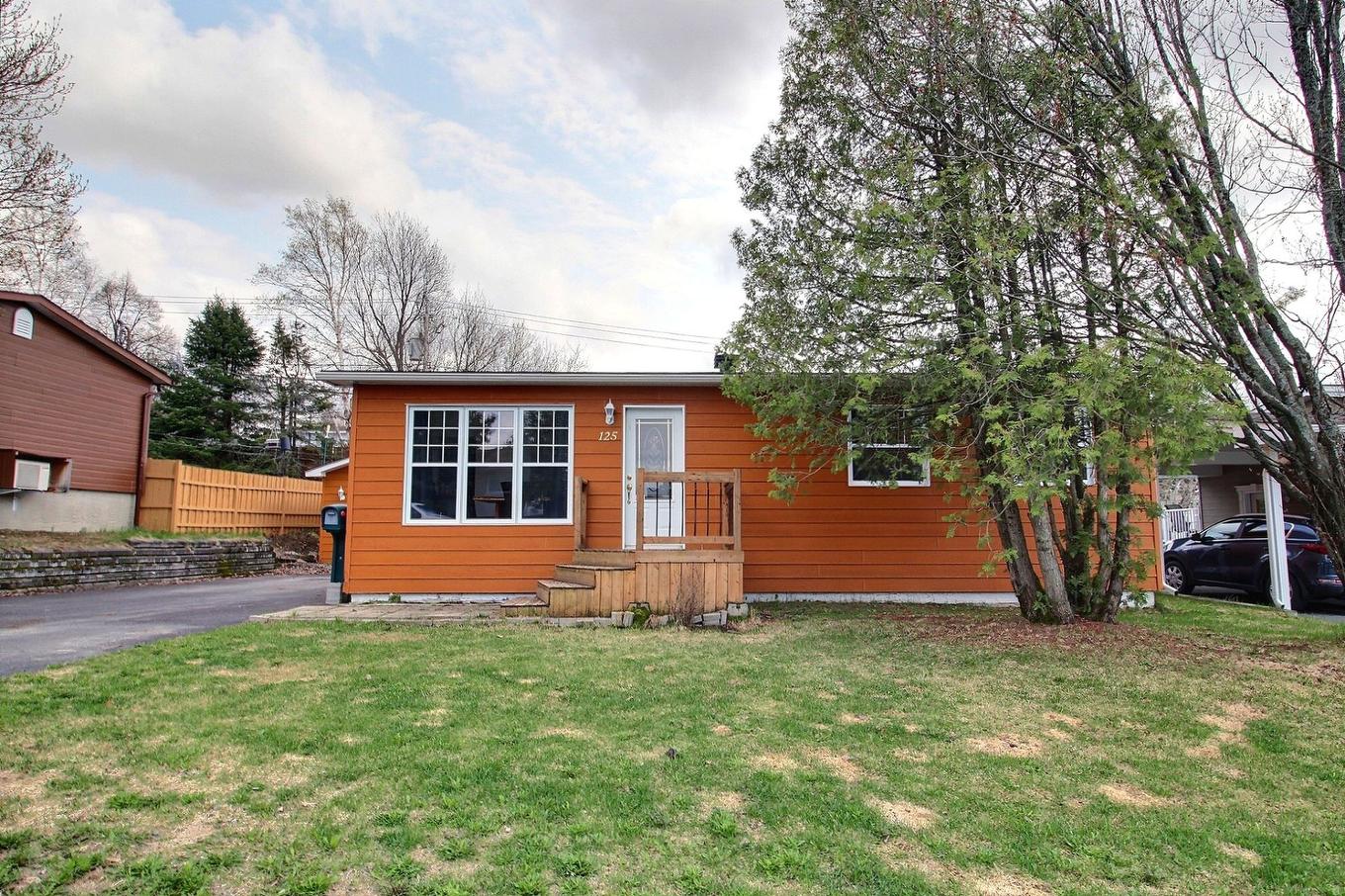 Frontage - 125 Rue Poirier, Val-D'Or, QC - Outdoor