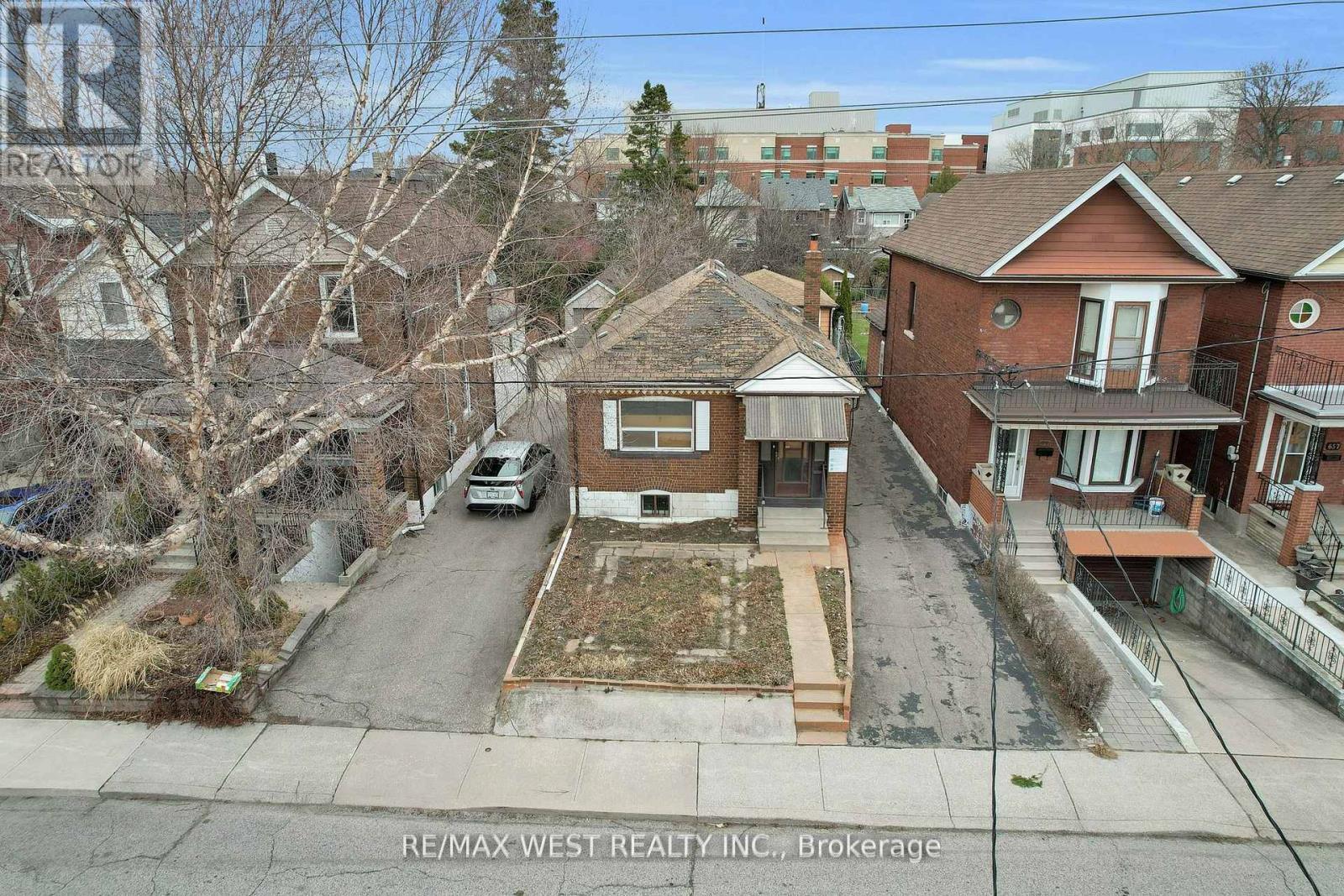 661 Beresford Avenue, Toronto, ON - Outdoor