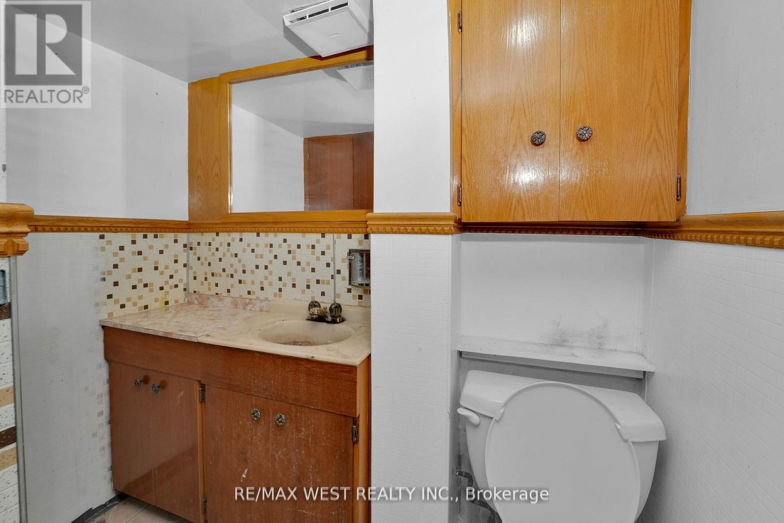 661 Beresford Avenue, Toronto, ON - Indoor Photo Showing Other Room