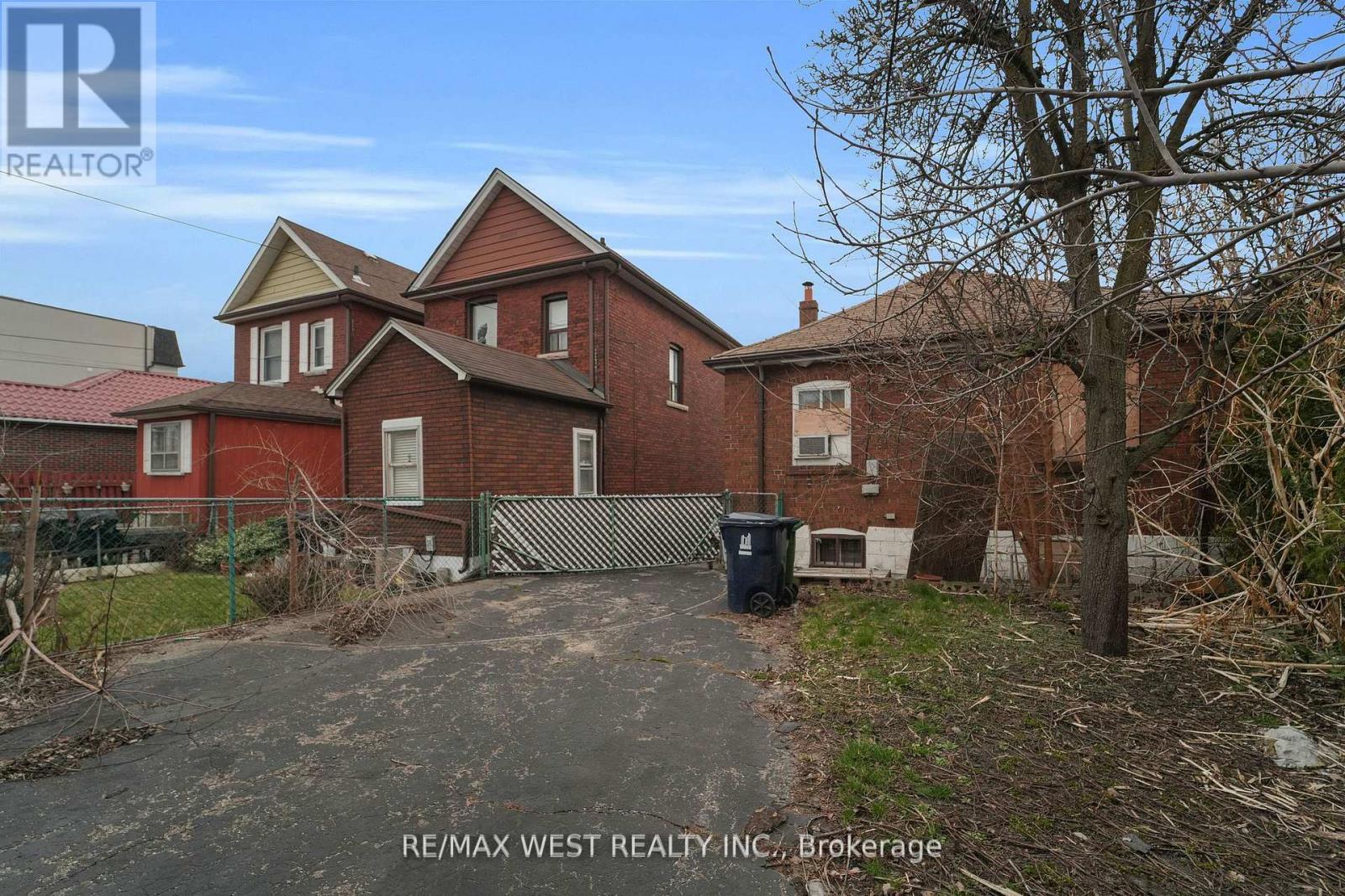 661 Beresford Avenue, Toronto, ON - Outdoor