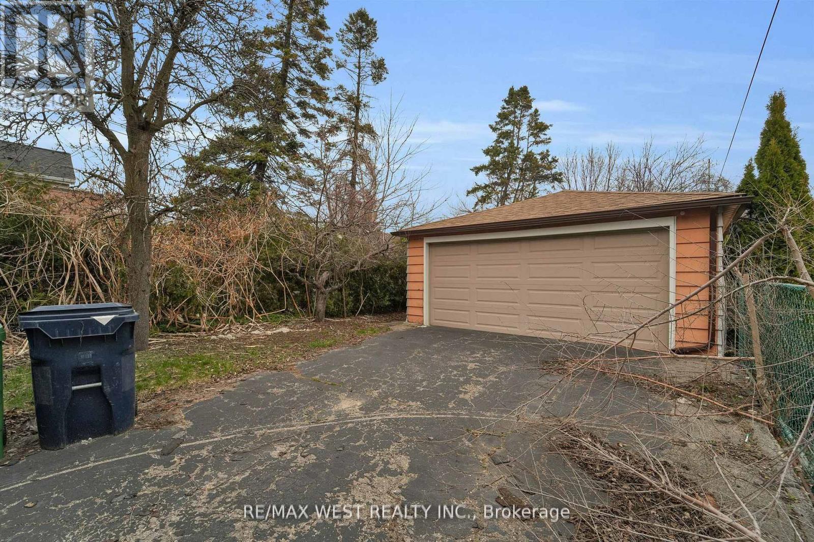 661 Beresford Avenue, Toronto, ON - Outdoor