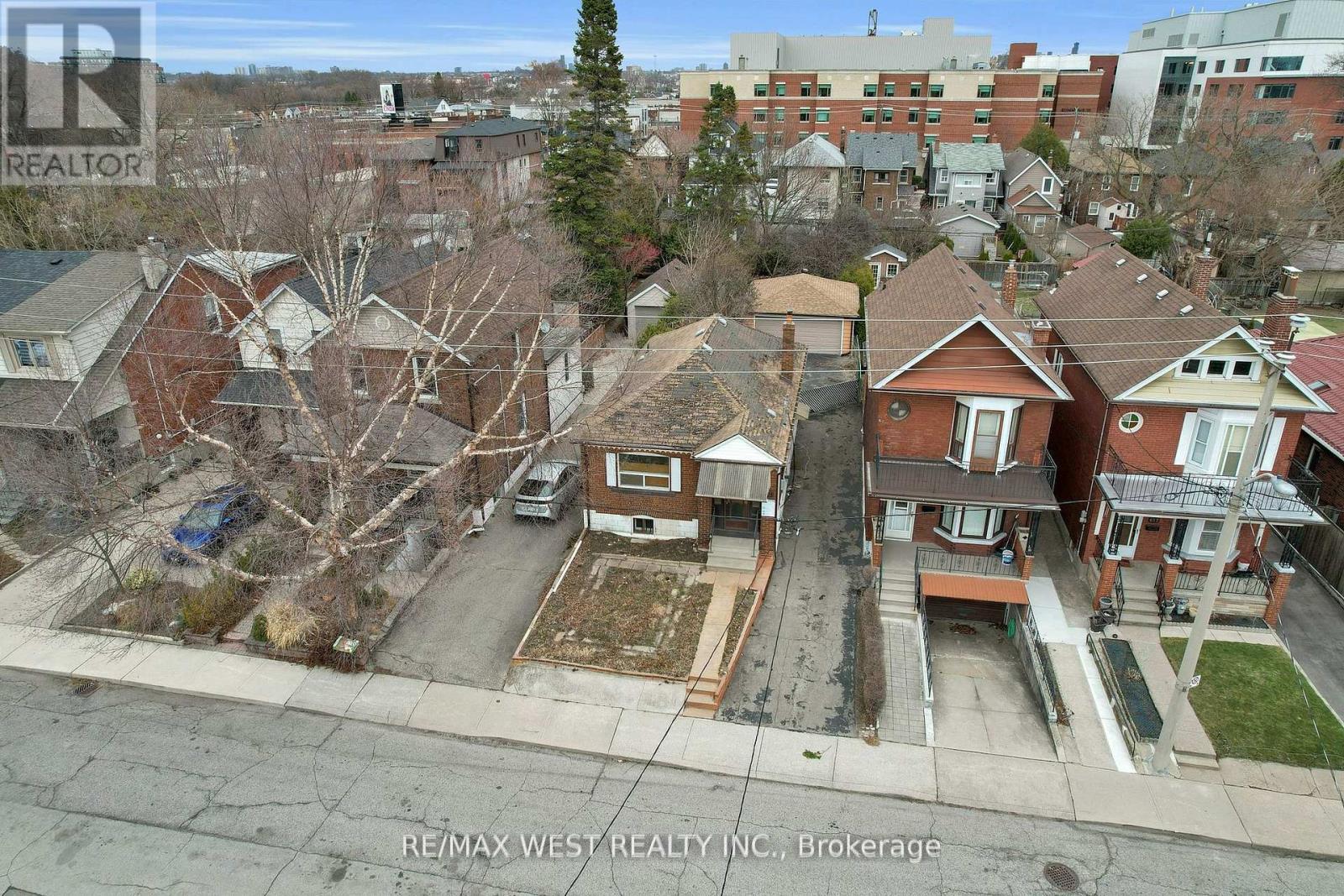 661 Beresford Avenue, Toronto, ON - Outdoor