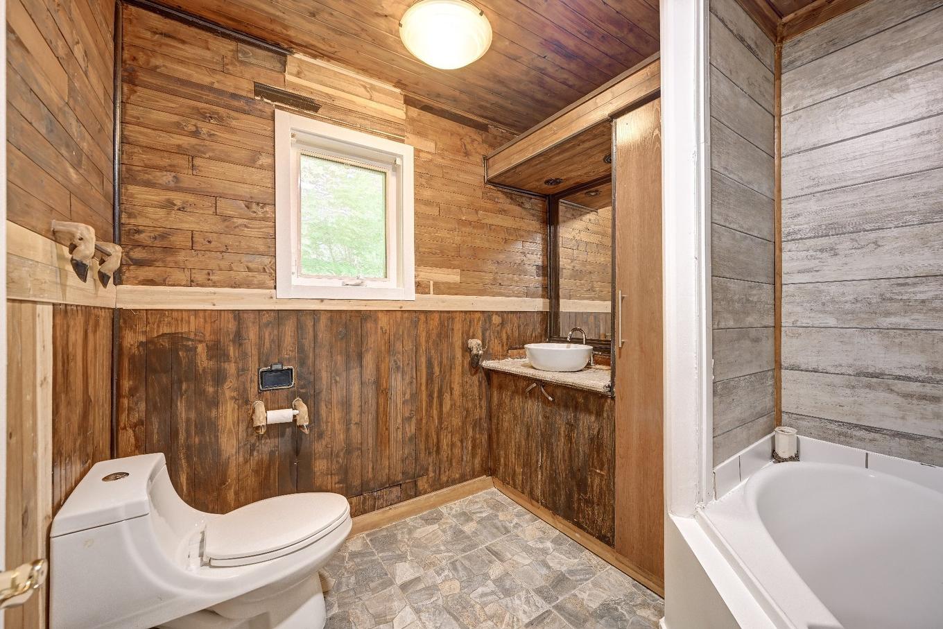 Bathroom - 24 Ch. Peninsula, Saint-Adolphe-D'Howard, QC - Indoor Photo Showing Bathroom