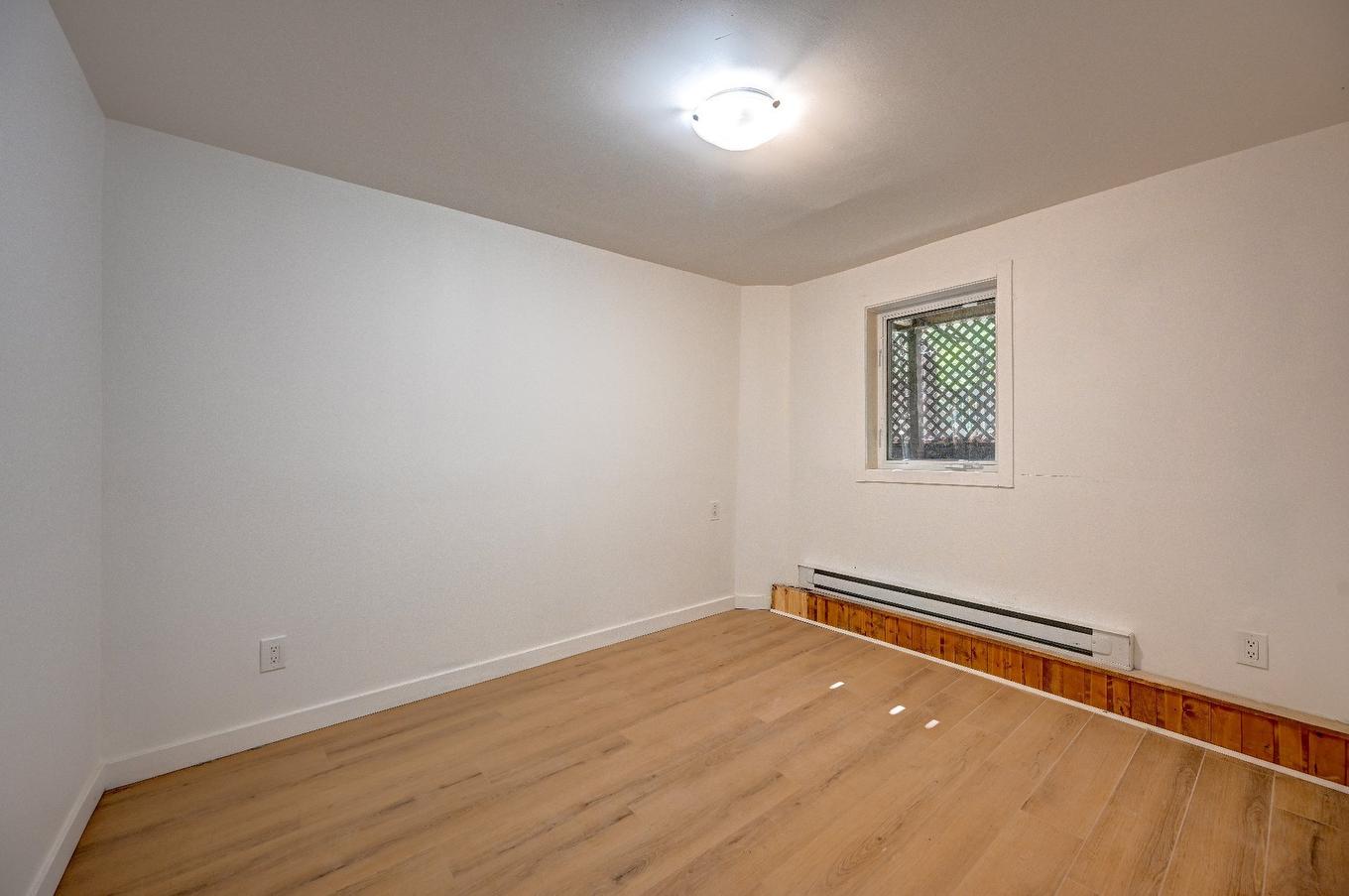 Primary bedroom - 24 Ch. Peninsula, Saint-Adolphe-D'Howard, QC - Indoor Photo Showing Other Room