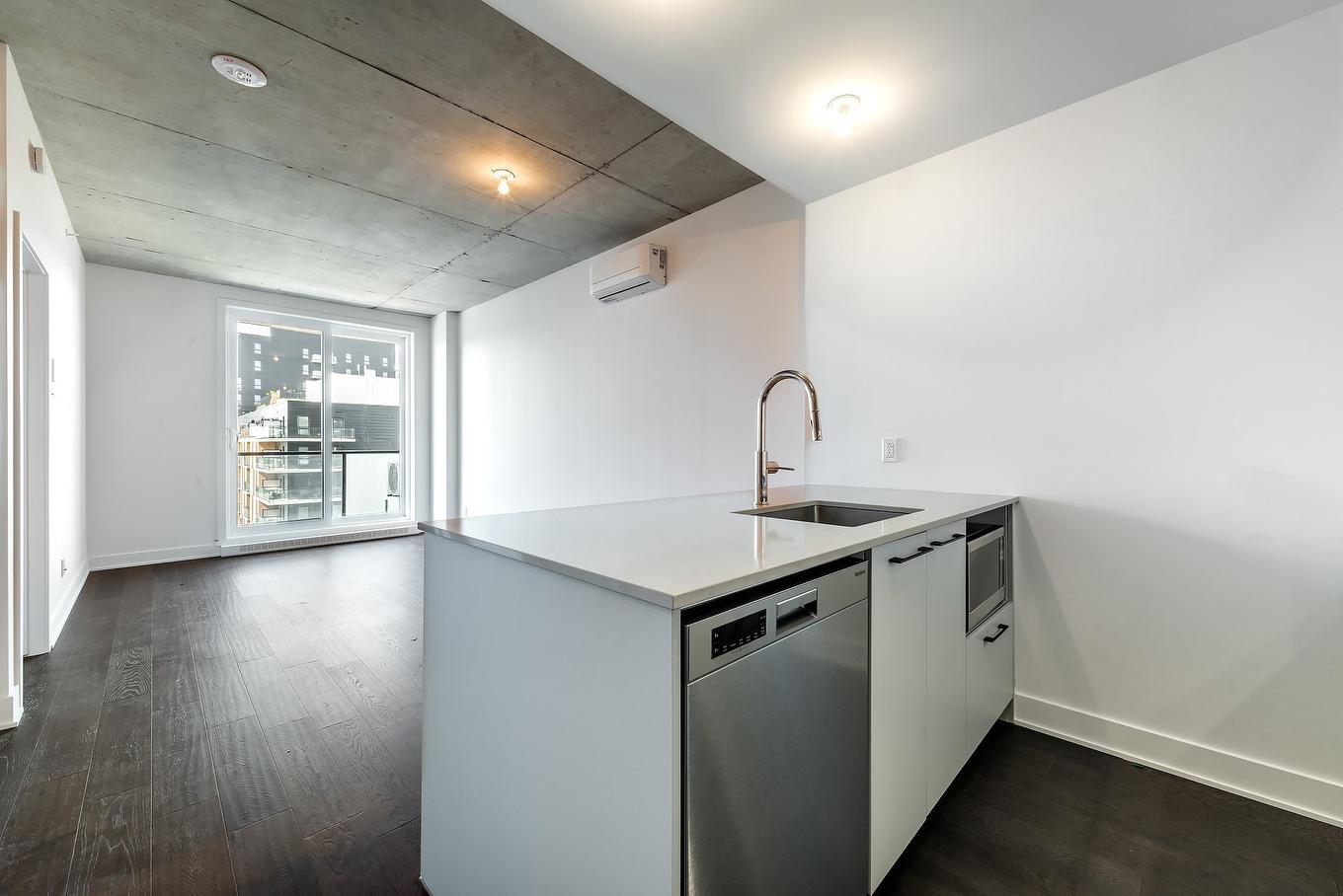 Cuisine - 610-7227 Boul. Newman, Montréal (Lasalle), QC - Indoor Photo Showing Kitchen With Upgraded Kitchen