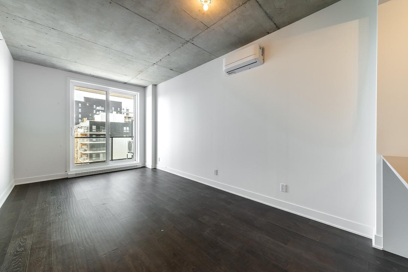 Salon - 610-7227 Boul. Newman, Montréal (Lasalle), QC - Indoor Photo Showing Other Room