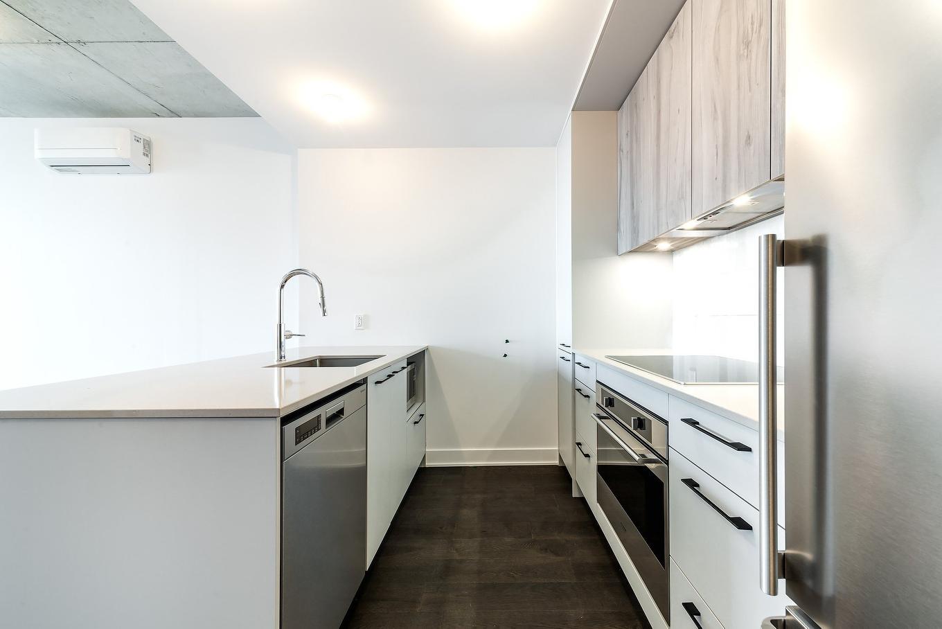 Cuisine - 610-7227 Boul. Newman, Montréal (Lasalle), QC - Indoor Photo Showing Kitchen With Upgraded Kitchen