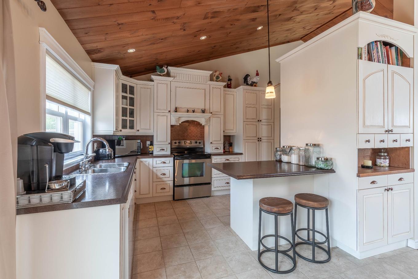 Kitchen - 49 Rue De Ste-Monique, Gatineau (Gatineau), QC - Indoor Photo Showing Kitchen With Double Sink