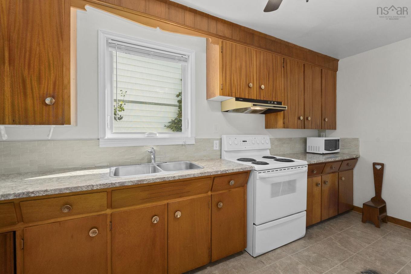 13 Convoy Avenue, Halifax, NS