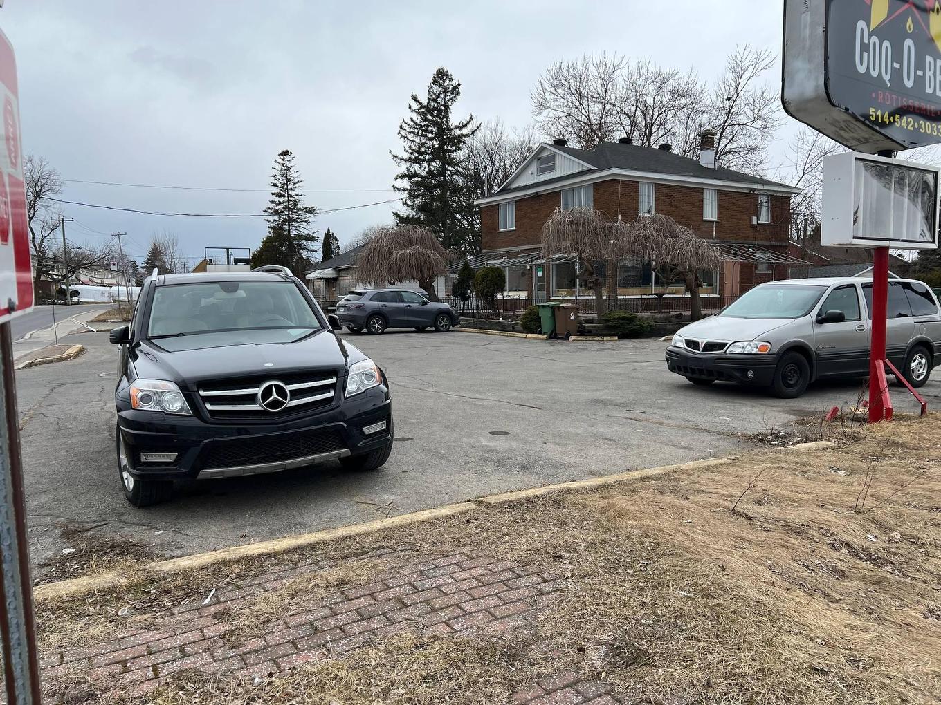 Extérieur - 11985 - 11985A Boul. Gouin O., Montréal (Pierrefonds-Roxboro), QC - Outdoor