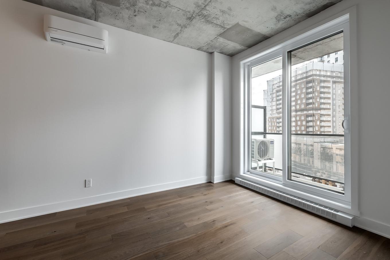 Salon - 510-7227 Boul. Newman, Montréal (Lasalle), QC - Indoor Photo Showing Other Room