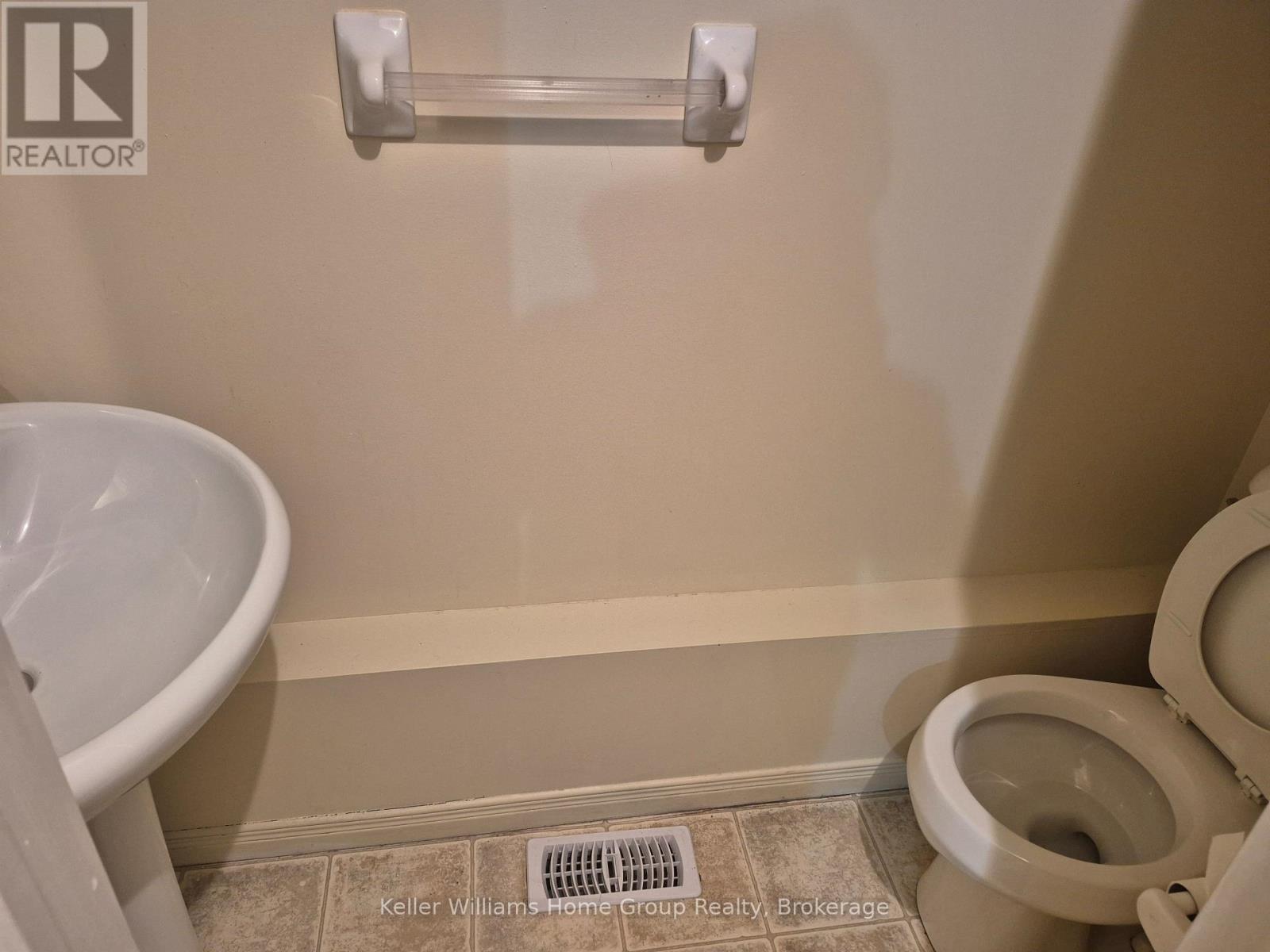10 Donnenwerth Drive, Kitchener, ON - Indoor Photo Showing Bathroom