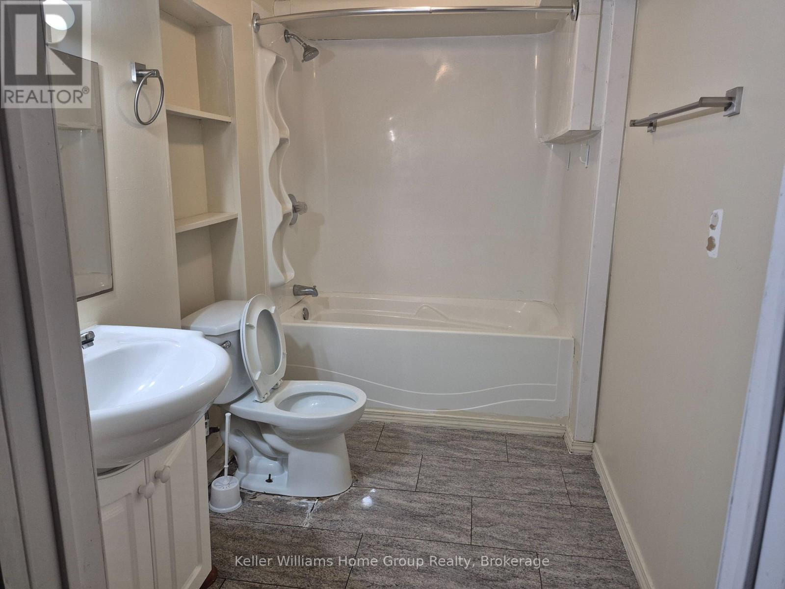10 Donnenwerth Drive, Kitchener, ON - Indoor Photo Showing Bathroom