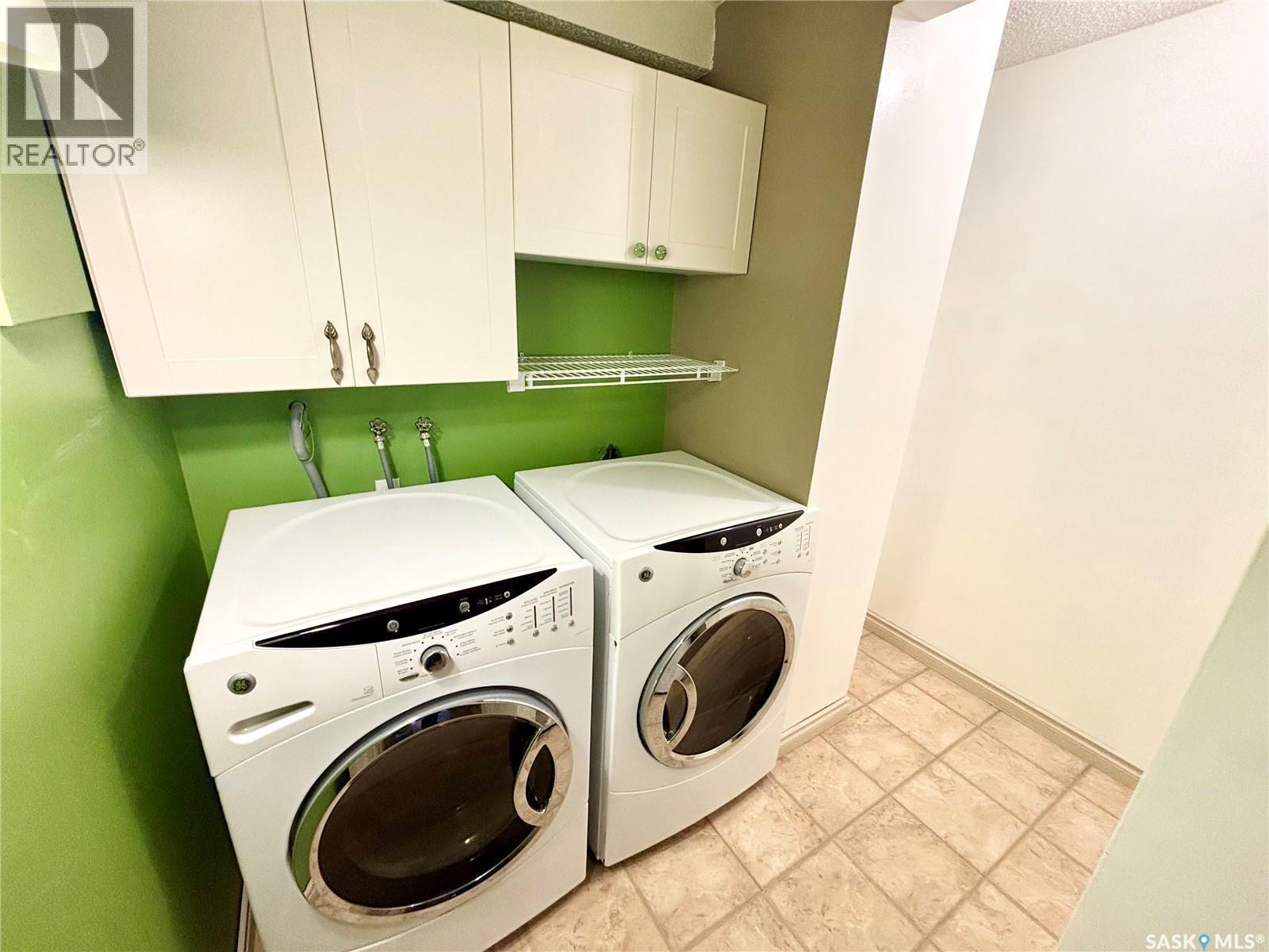 170 160 Gore Place, Regina, SK - Indoor Photo Showing Laundry Room
