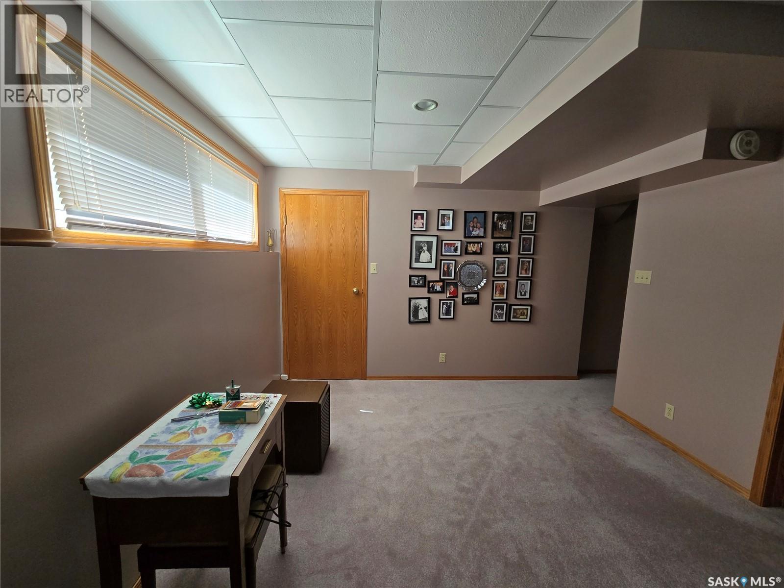 427 15Th Avenue Ne, Swift Current, SK - Indoor Photo Showing Other Room