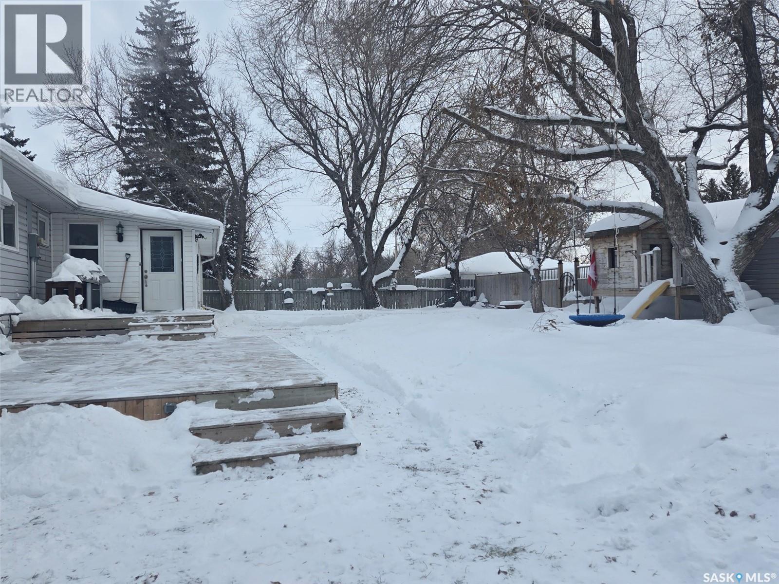 212 4Th Avenue E, Nokomis, SK - Outdoor