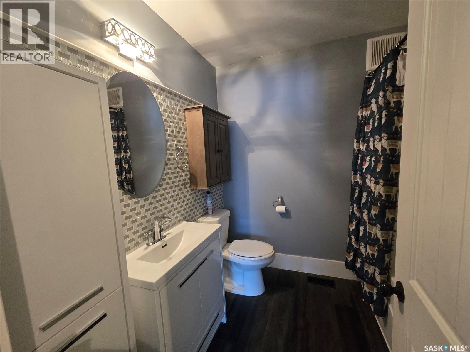 212 4Th Avenue E, Nokomis, SK - Indoor Photo Showing Bathroom