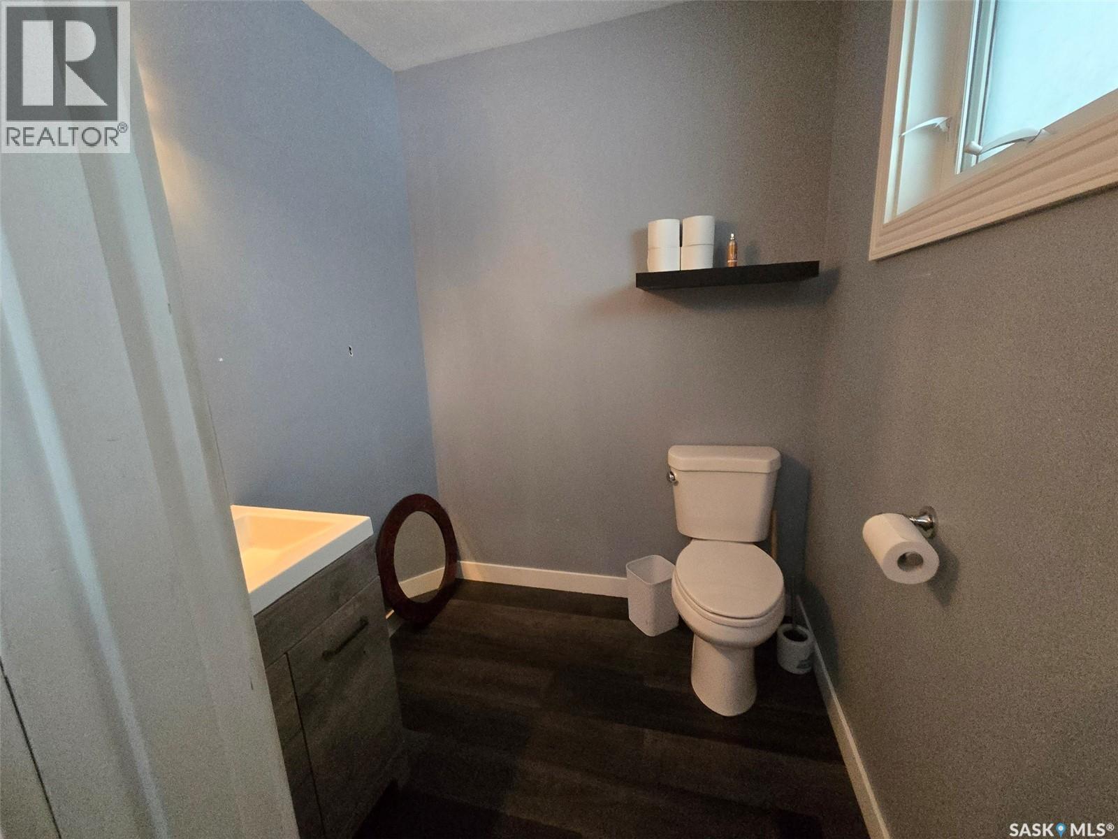 212 4Th Avenue E, Nokomis, SK - Indoor Photo Showing Bathroom
