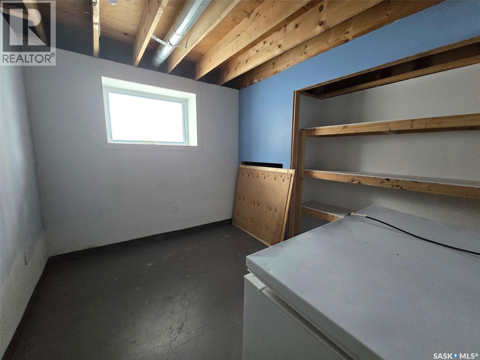 212 4Th Avenue E, Nokomis, SK - Indoor