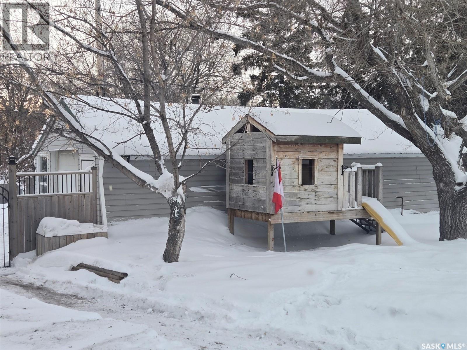 212 4Th Avenue E, Nokomis, SK - Outdoor