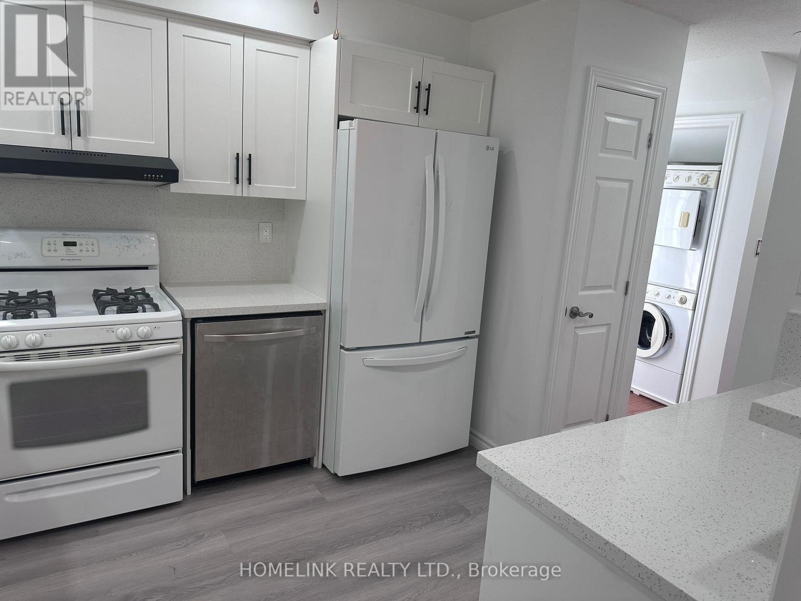 330 Ormond Drive, Oshawa, ON - Indoor