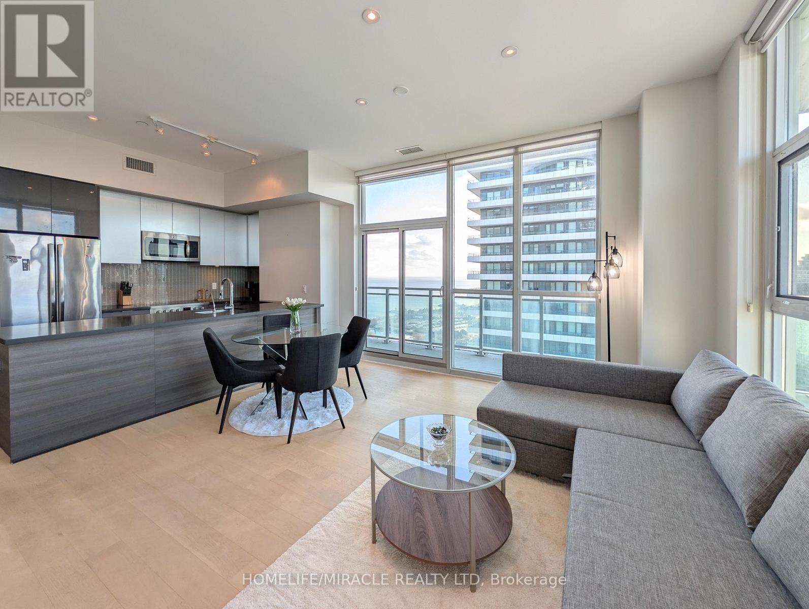 Lph3802 - 33 Shore Breeze Drive, Toronto, ON - Indoor Photo Showing Other Room