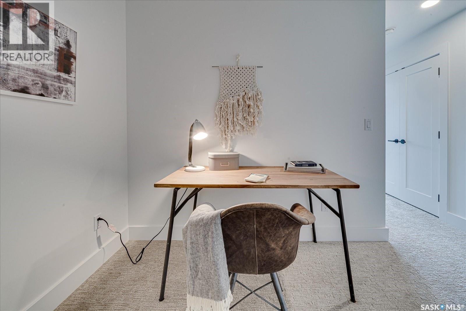 89 Rosewood Boulevard E, Saskatoon, SK - Indoor Photo Showing Office