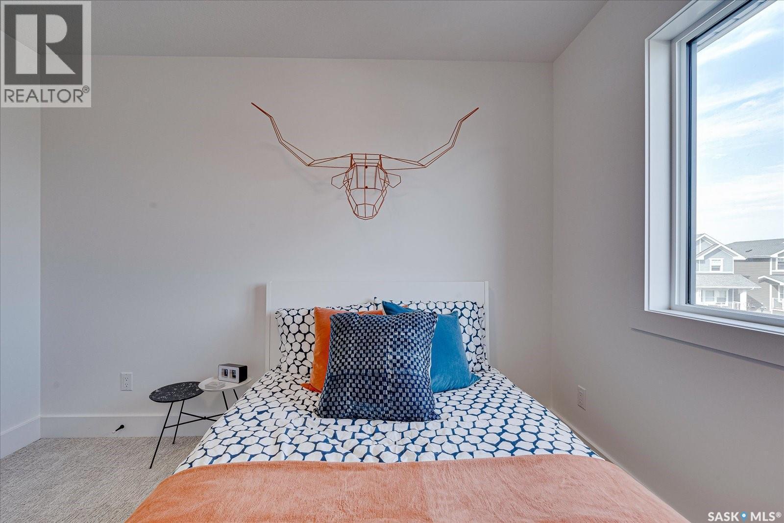 89 Rosewood Boulevard E, Saskatoon, SK - Indoor Photo Showing Bedroom