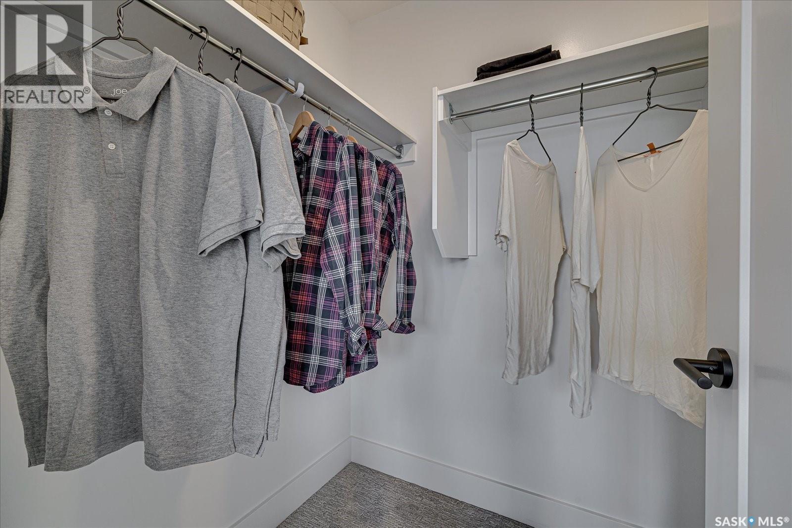 89 Rosewood Boulevard E, Saskatoon, SK - Indoor With Storage