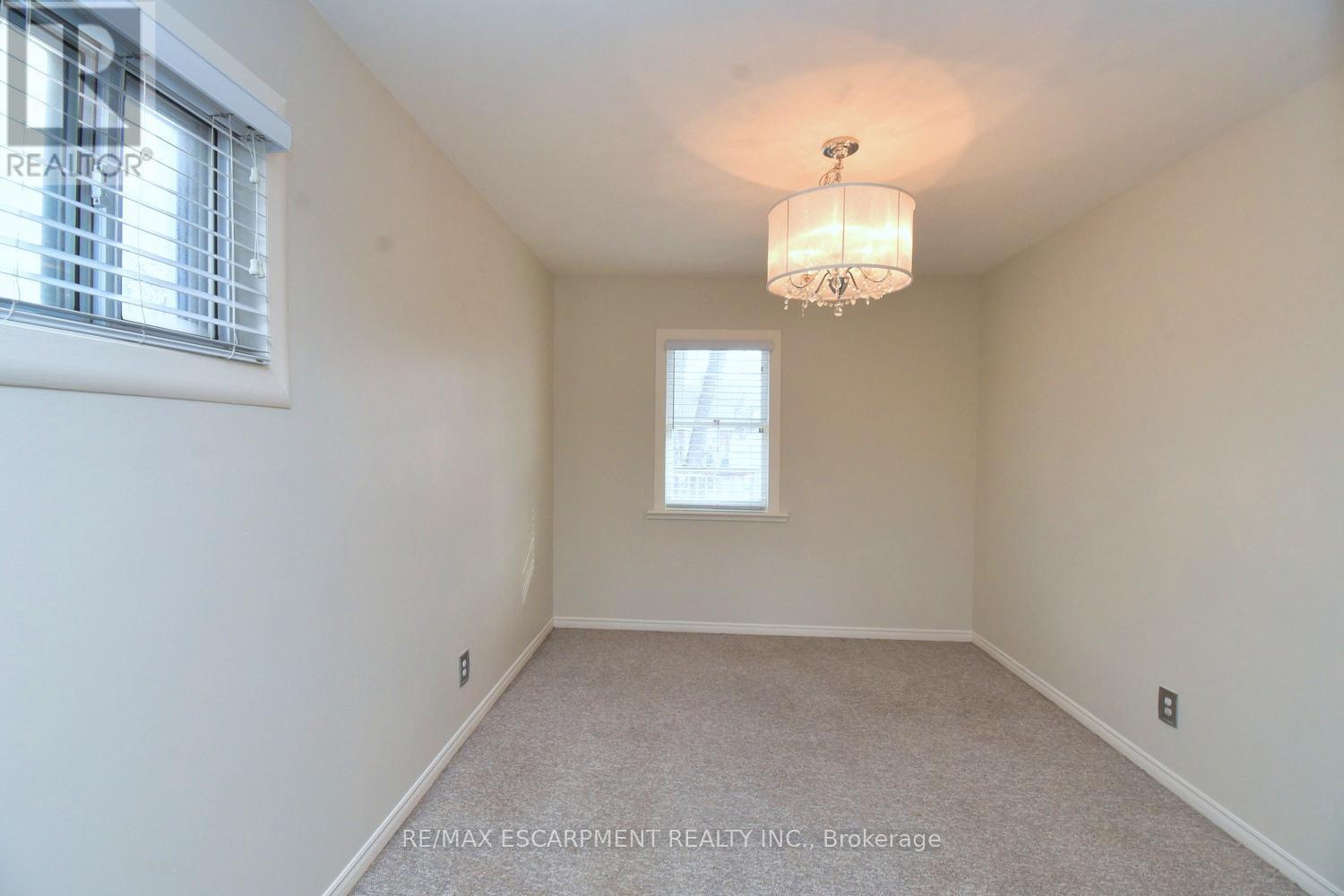 180 Adair Avenue N, Hamilton, ON - Indoor Photo Showing Other Room