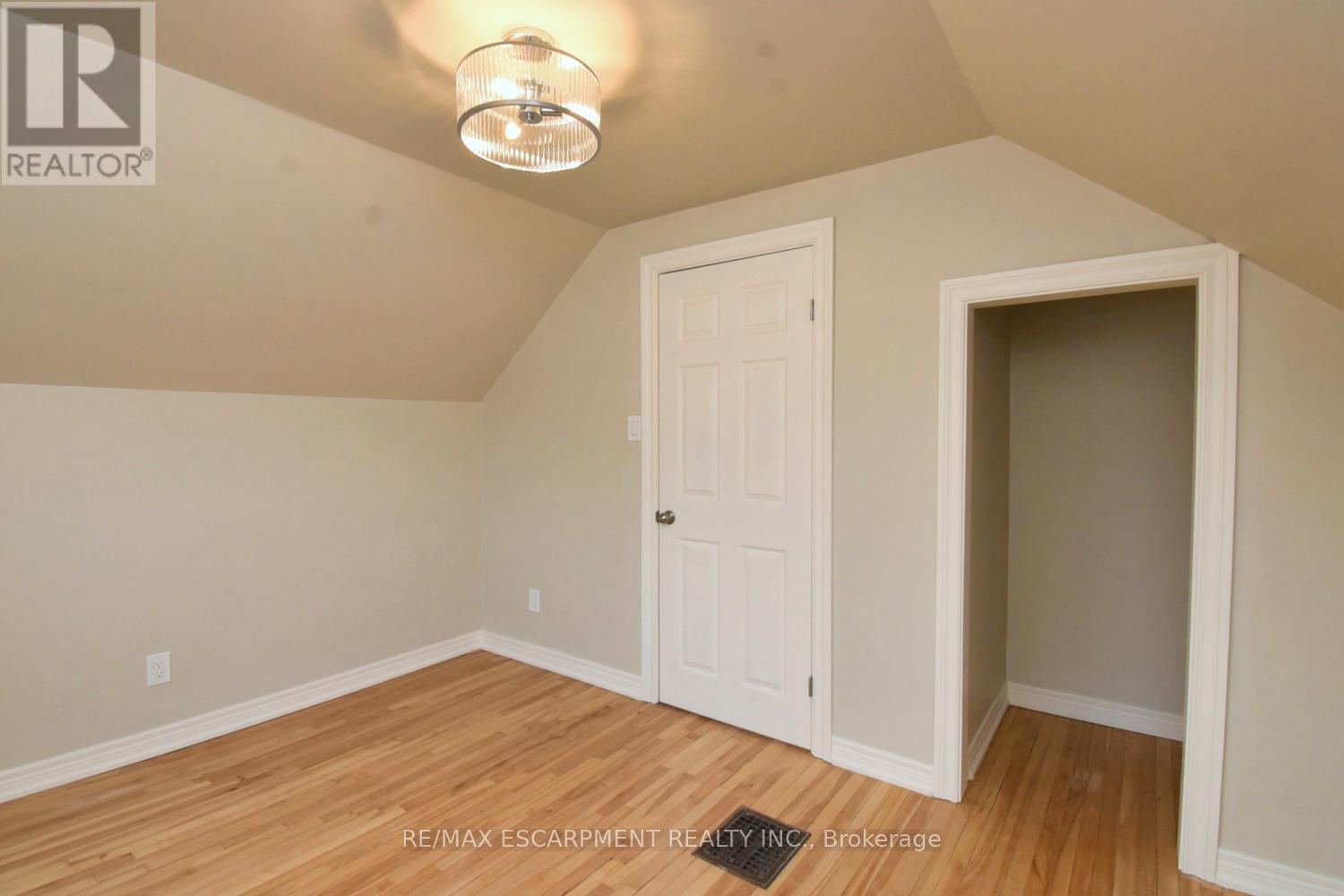 180 Adair Avenue N, Hamilton, ON - Indoor Photo Showing Other Room